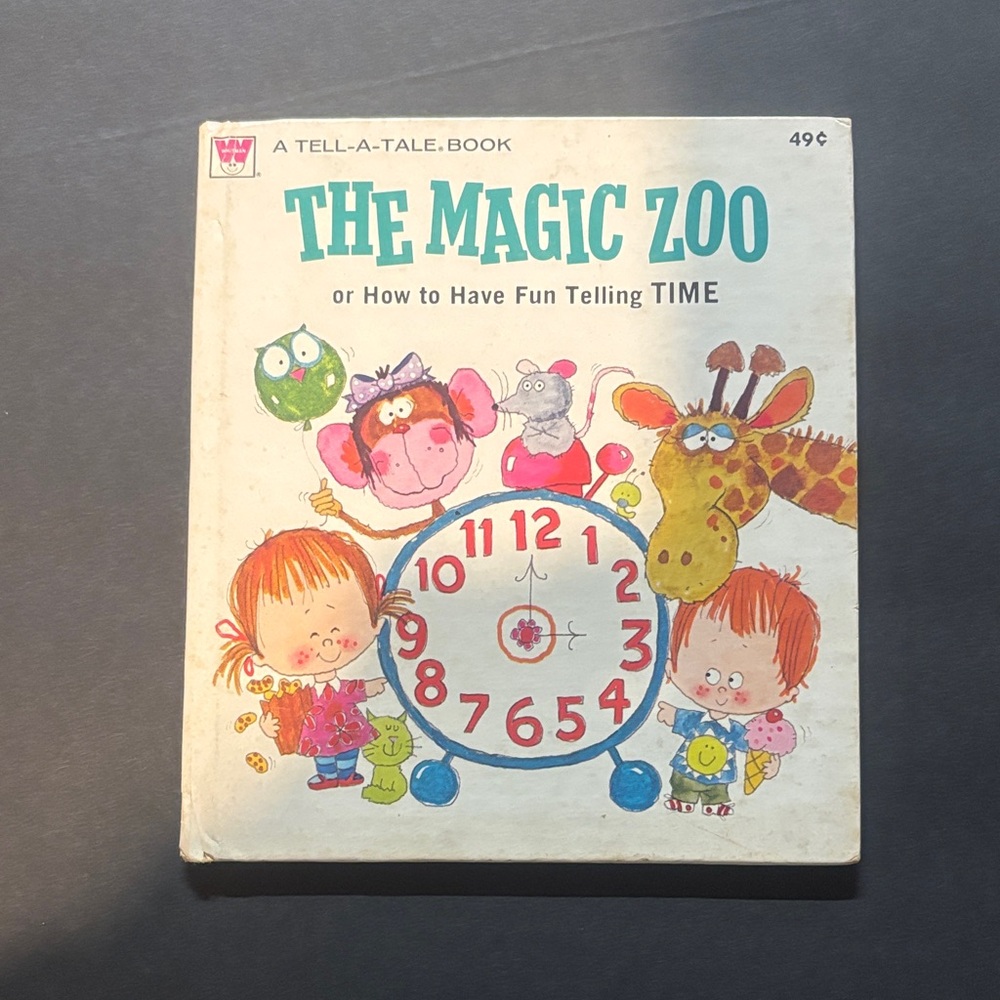The Magic Zoo and  two kittens Books by - Walt Disney 1972 Colorful Storybook 2)